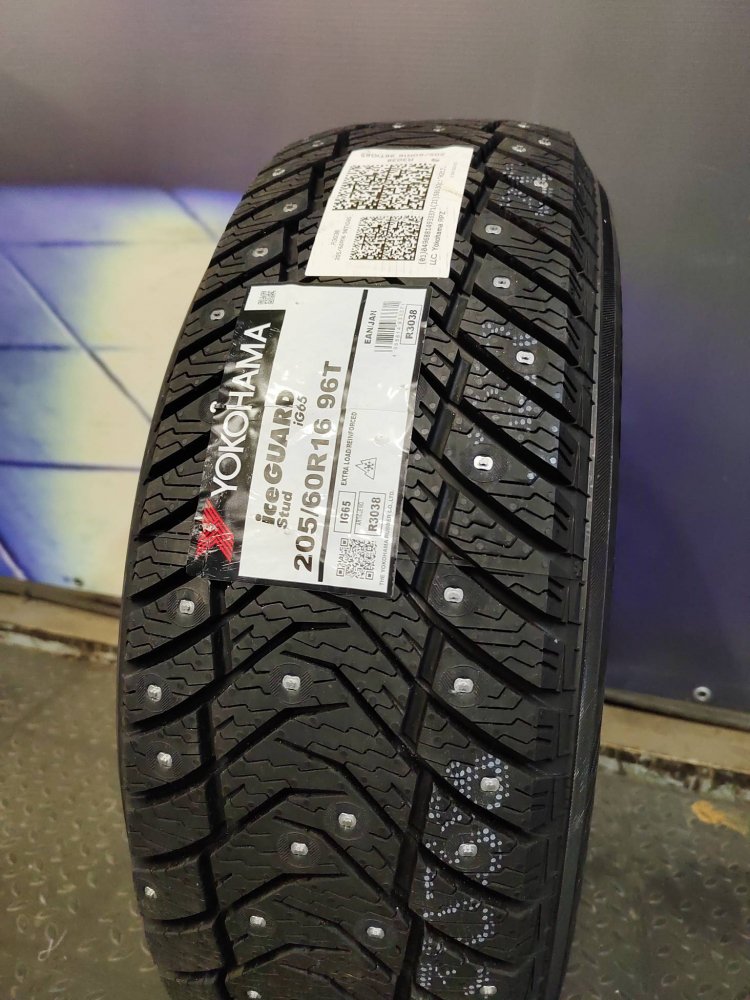 Yokohama iceGuard Stud iG65 275/45 R20 110T  